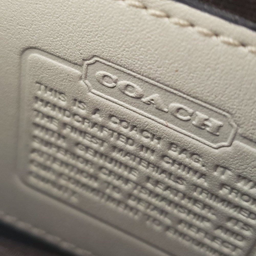 LIKE NEW - COACH Crossbody Messenger Bag - Picture 4 of 8